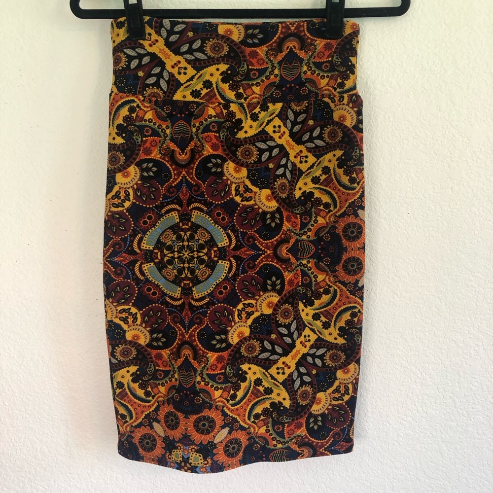 LuLaRoe Cassie Floral Paisley Patterned Pencil Skirt